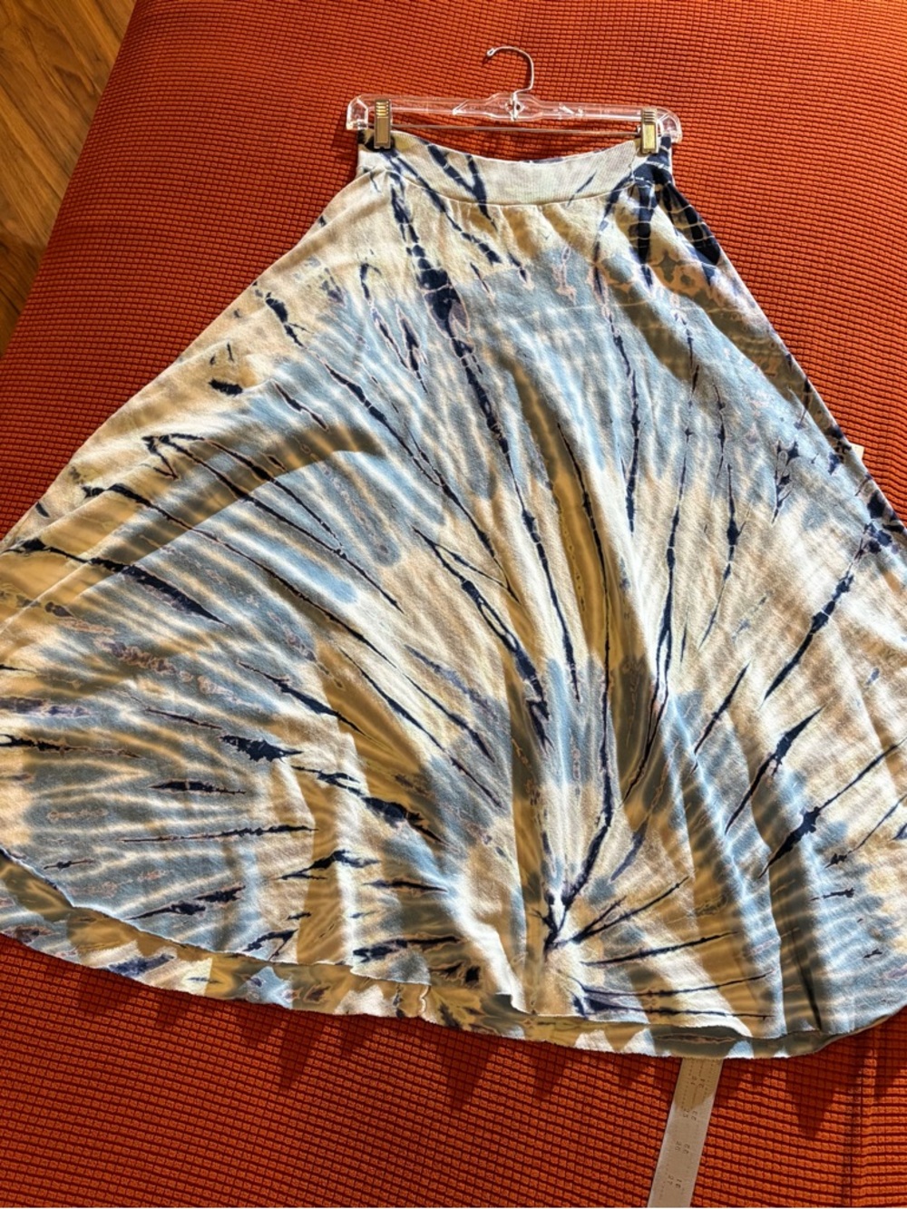 Tryst Blue and Cream Tie-Dyed A-Line Jersey Midi Skirt. Women’s Medium M